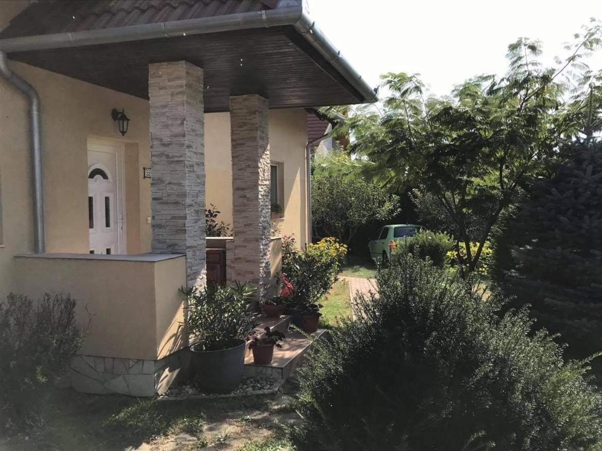 Jasmin Apartment House Vonyarcvashegy Exterior photo